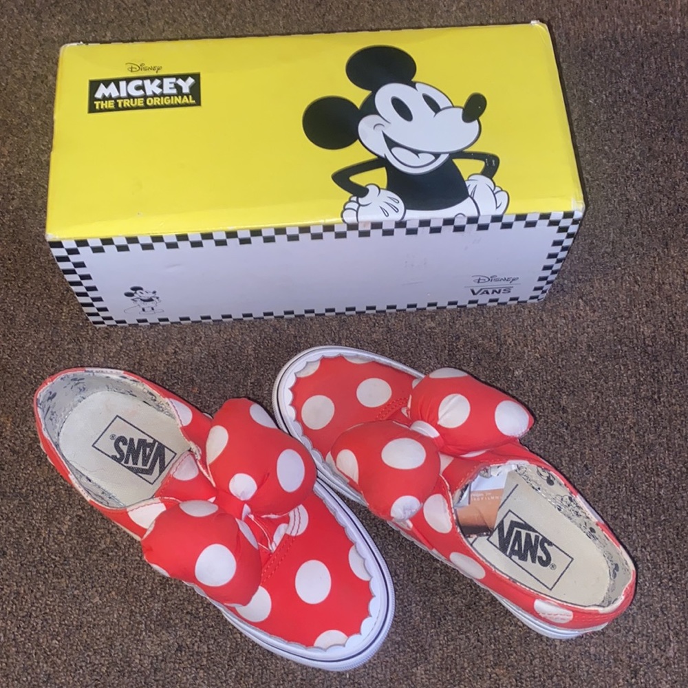 Vans Authentic Disney Minnie Mouse Bow Red shoes Women's 6.5 Men's Size 5.0